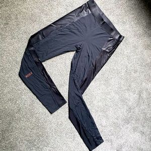 Small Roxy shiny pleather striped legging